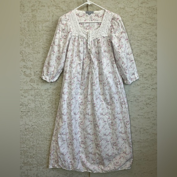 Miss Elaine Platinum Floral Gown Sz S Romantic Country Modest Lace Neck Classic - Picture 1 of 15